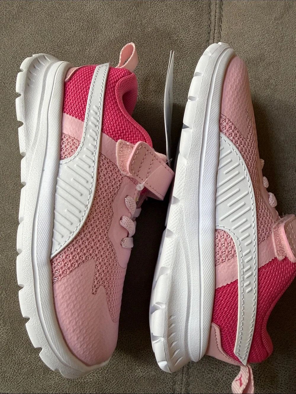 PUMA Evolve Run Mesh girl‘s size 10 sneakers